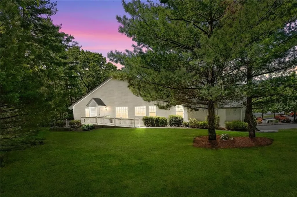 27 Alpine Way North Smithfield RI 02876