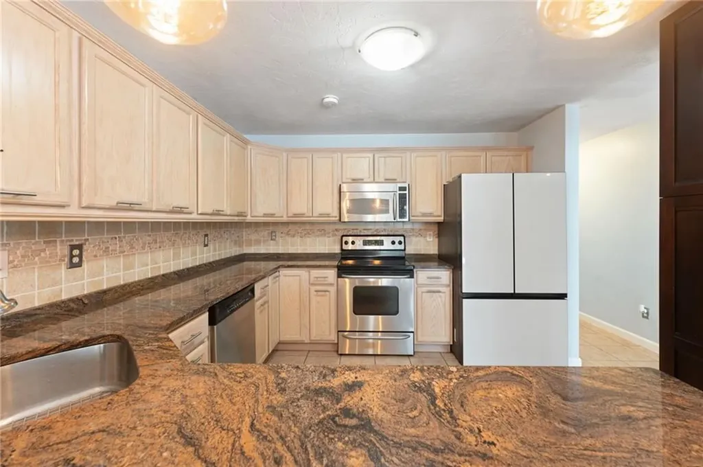 27 Alpine Way North Smithfield RI 02876