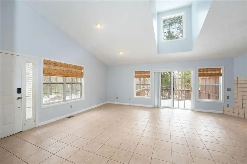 27 Alpine Way North Smithfield RI 02876