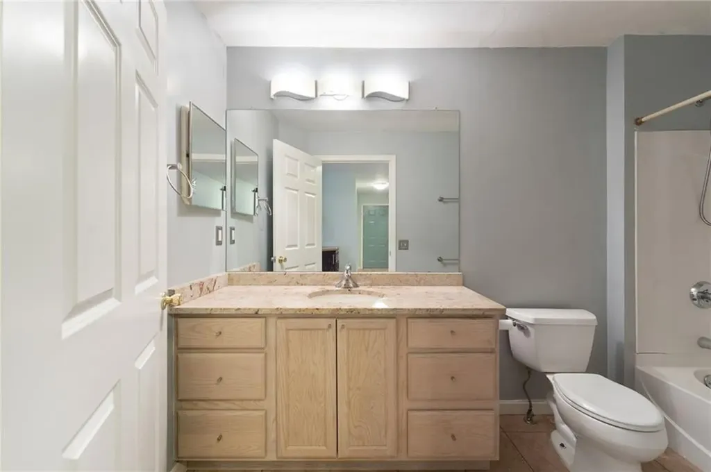 27 Alpine Way North Smithfield RI 02876