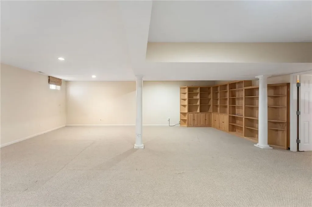 27 Alpine Way North Smithfield RI 02876