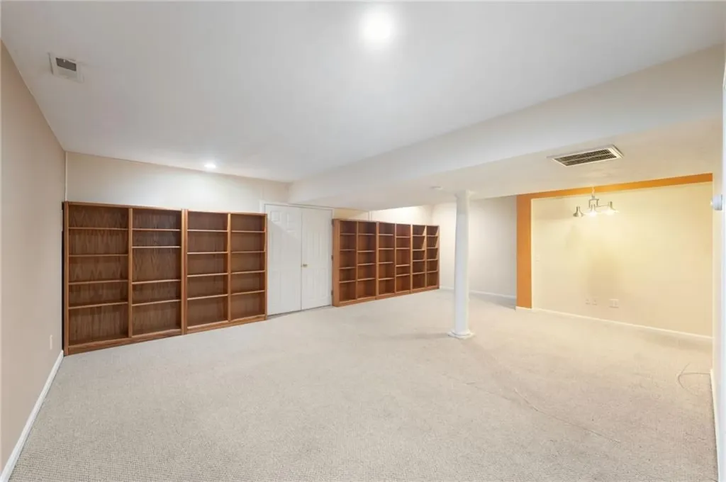 27 Alpine Way North Smithfield RI 02876