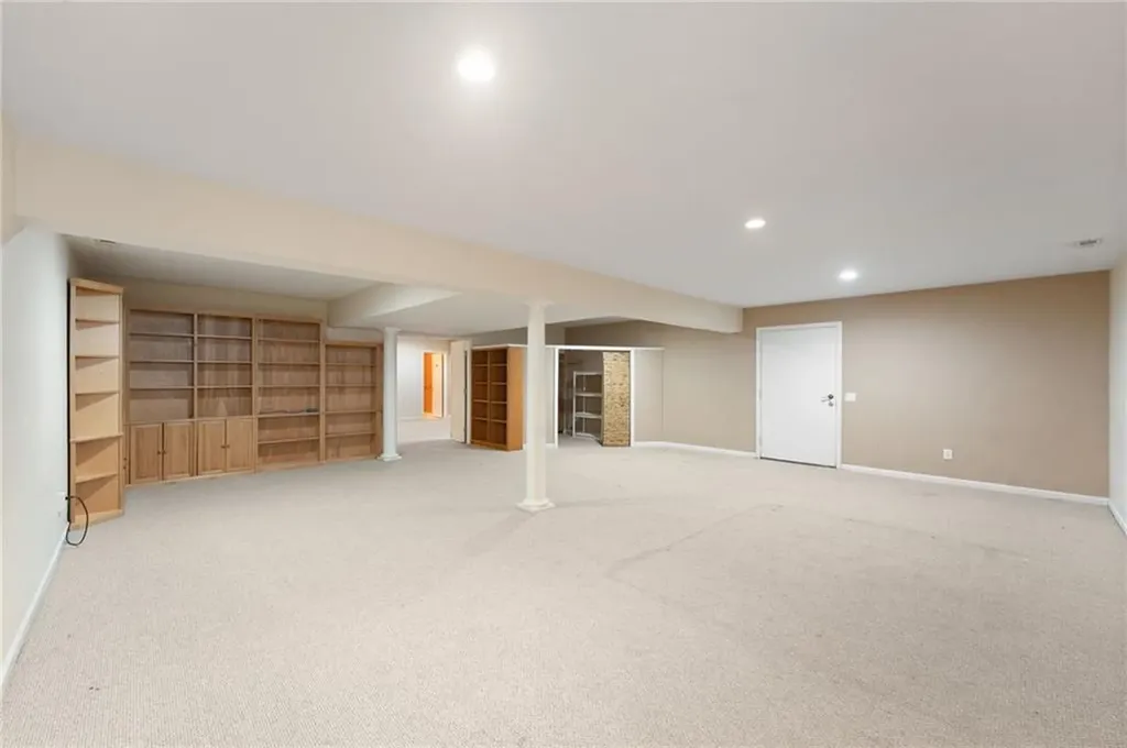 27 Alpine Way North Smithfield RI 02876