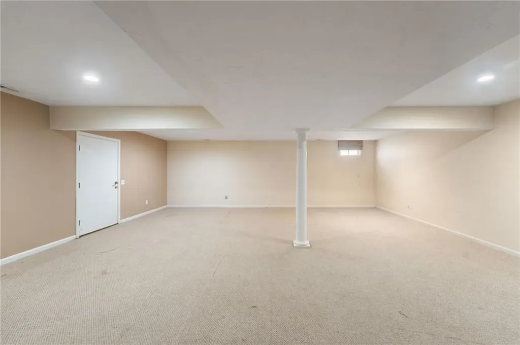 27 Alpine Way North Smithfield RI 02876