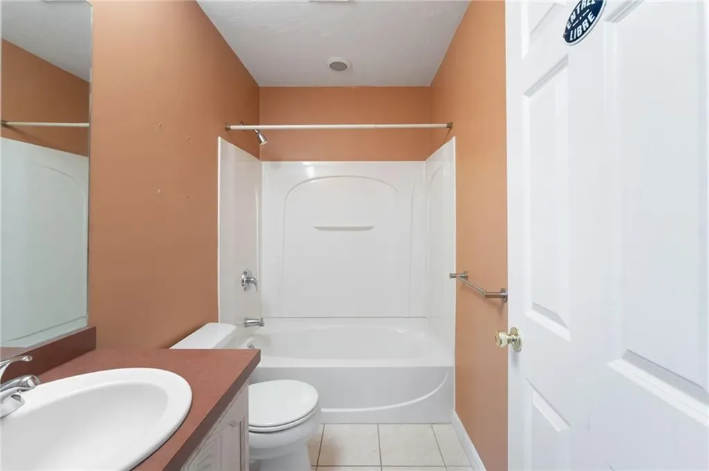 27 Alpine Way North Smithfield RI 02876
