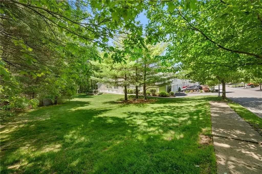 27 Alpine Way North Smithfield RI 02876