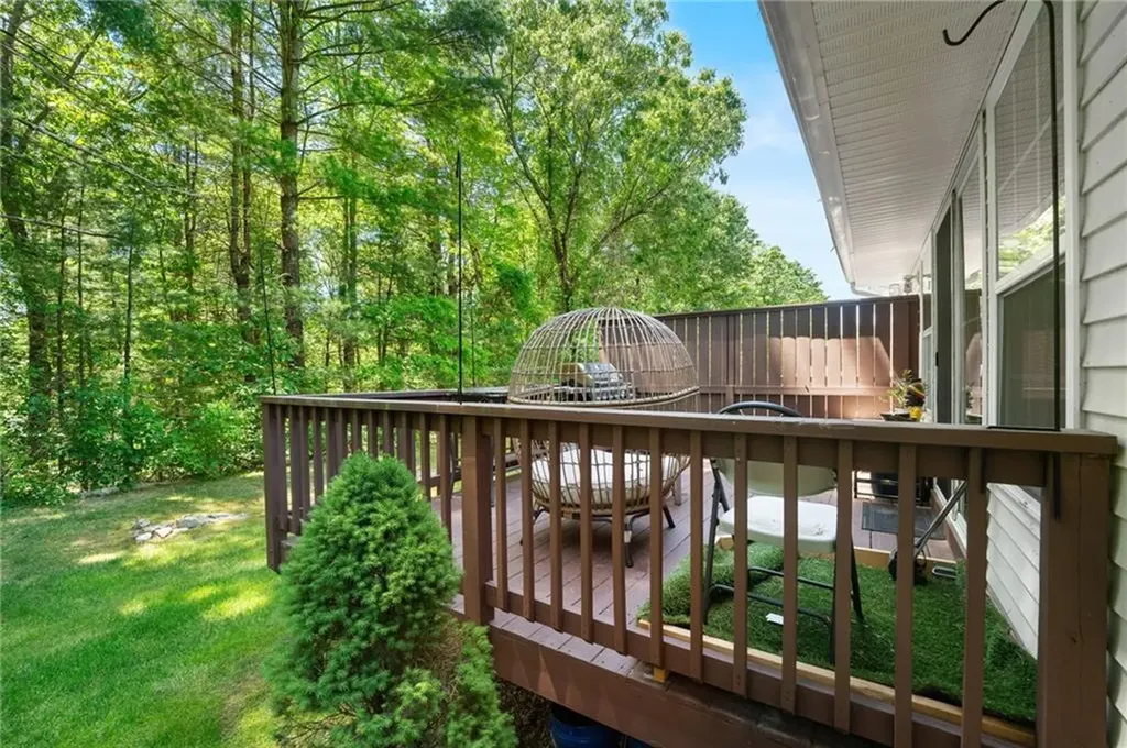 27 Alpine Way North Smithfield RI 02876