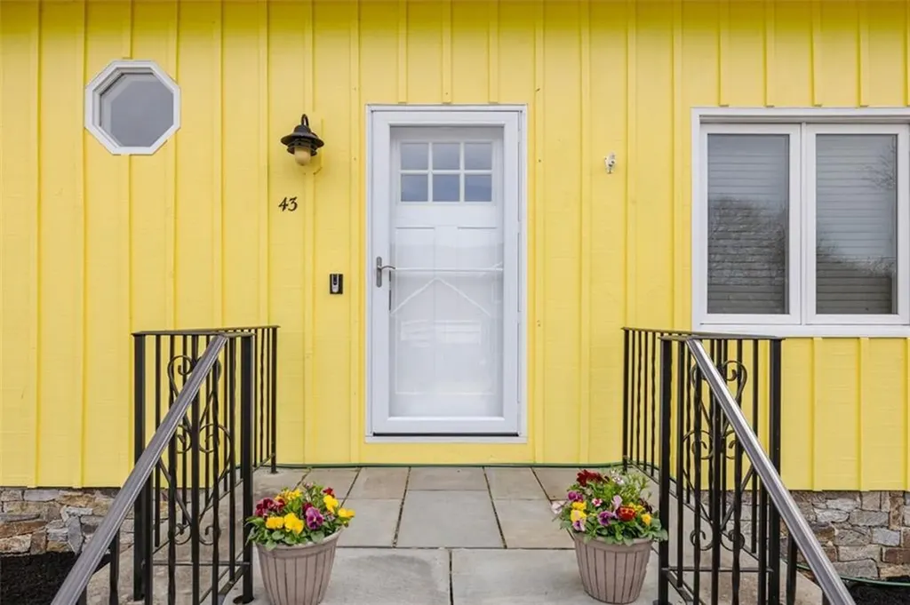 43 Mast Street Jamestown RI 02835