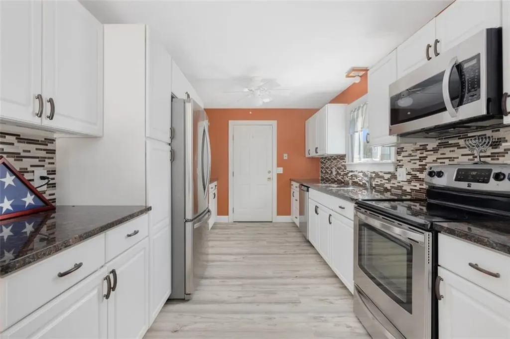 43 Mast Street Jamestown RI 02835