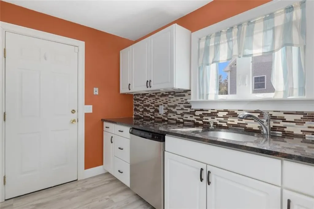 43 Mast Street Jamestown RI 02835