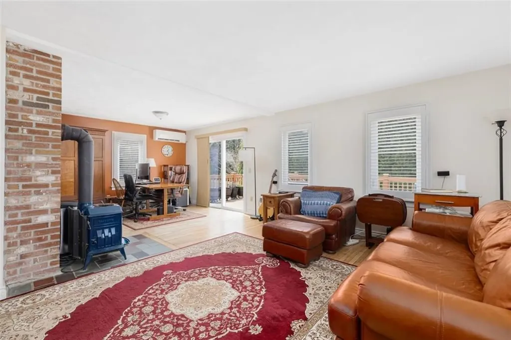 43 Mast Street Jamestown RI 02835