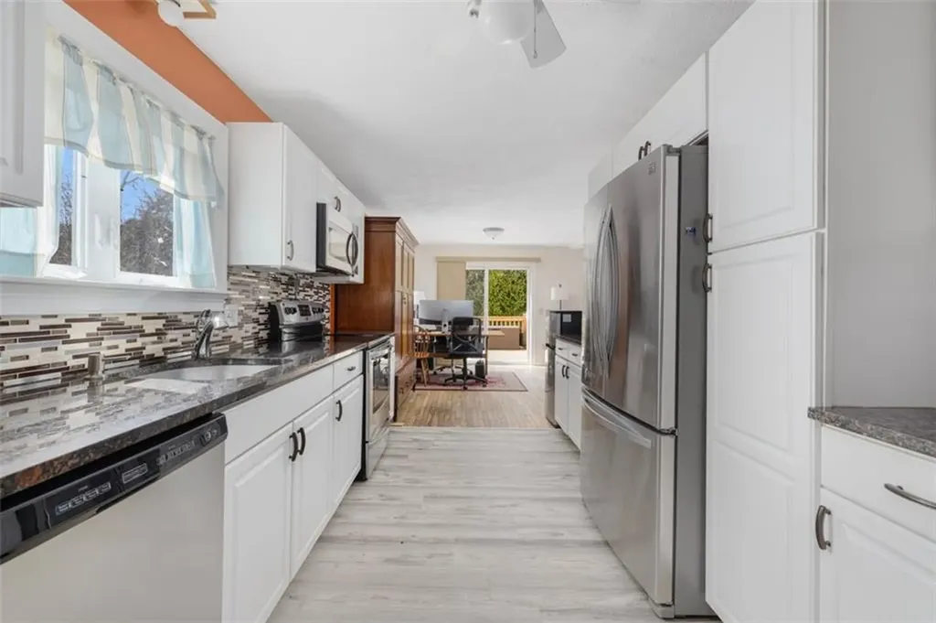 43 Mast Street Jamestown RI 02835