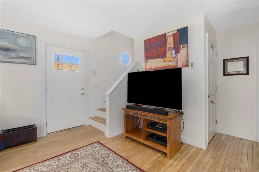 43 Mast Street Jamestown RI 02835