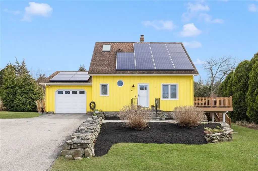 43 Mast Street Jamestown RI 02835