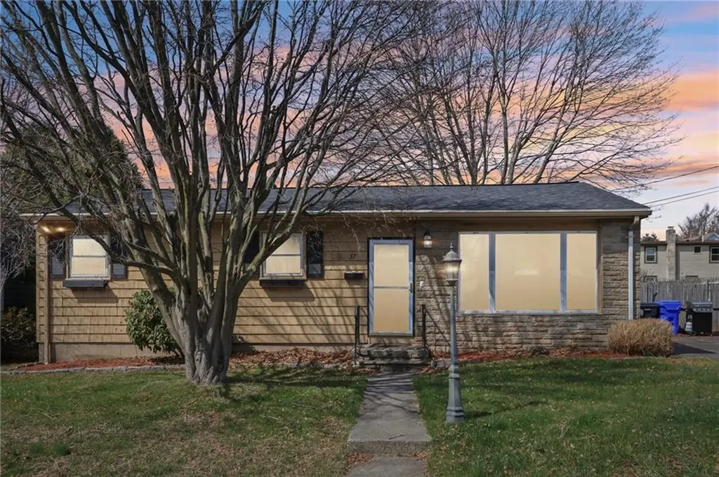 37 Pleasant View Drive North Providence RI 02904
