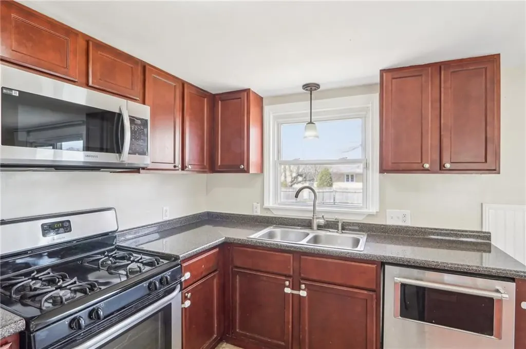 37 Pleasant View Drive North Providence RI 02904