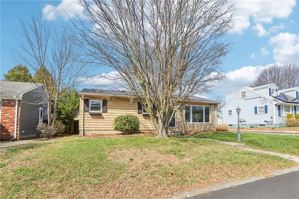37 Pleasant View Drive North Providence RI 02904
