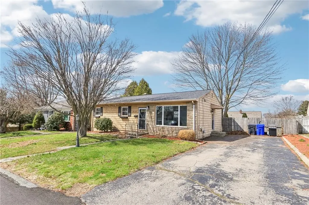 37 Pleasant View Drive North Providence RI 02904