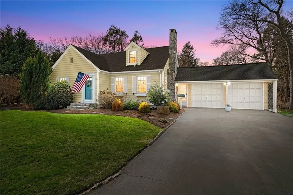 243 Gorton Lake Boulevard Warwick RI 02886