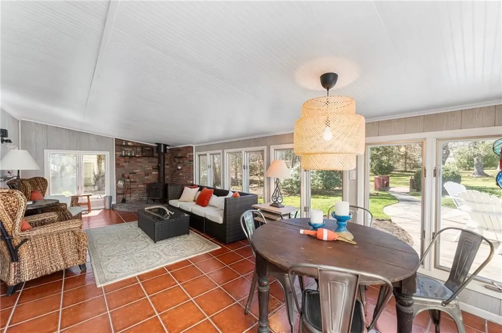 243 Gorton Lake Boulevard Warwick RI 02886