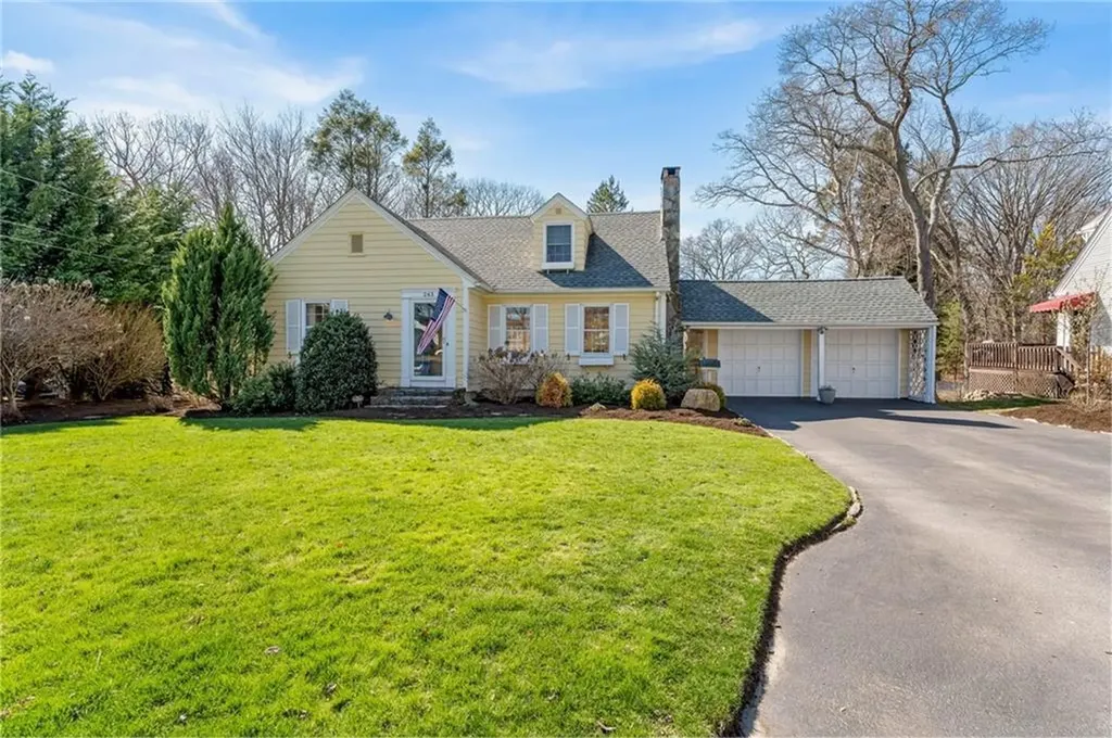 243 Gorton Lake Boulevard Warwick RI 02886