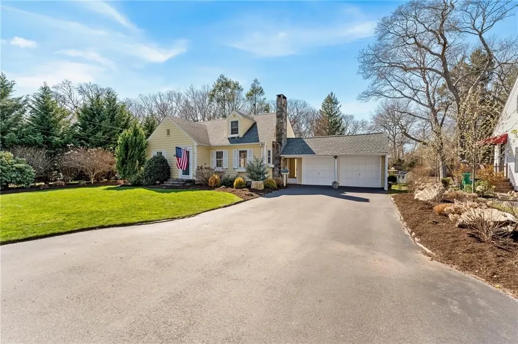 243 Gorton Lake Boulevard Warwick RI 02886