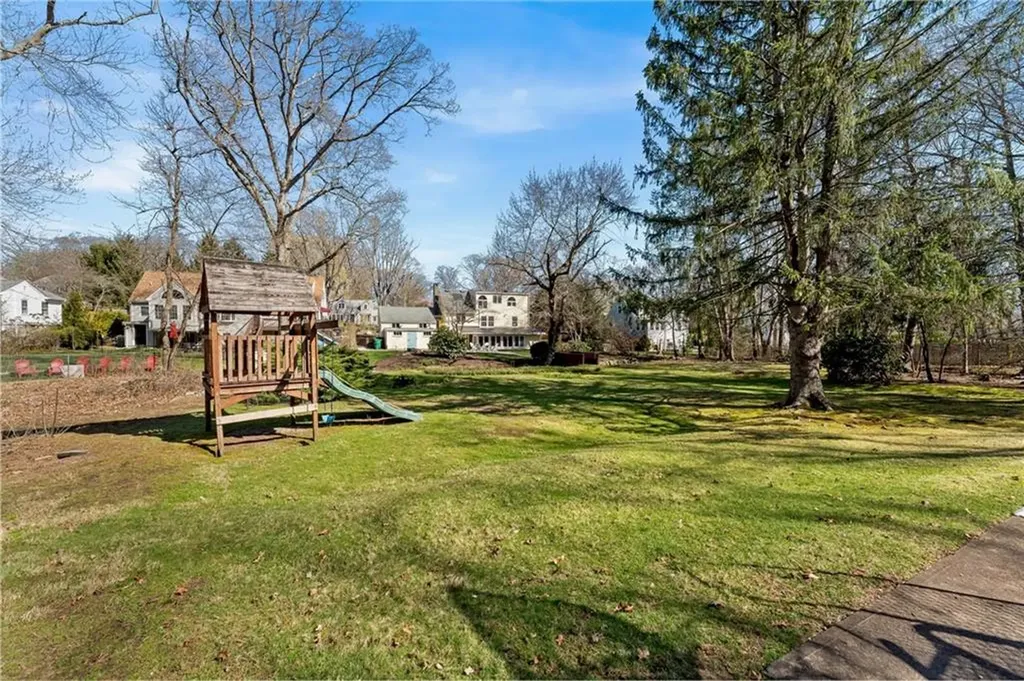 243 Gorton Lake Boulevard Warwick RI 02886