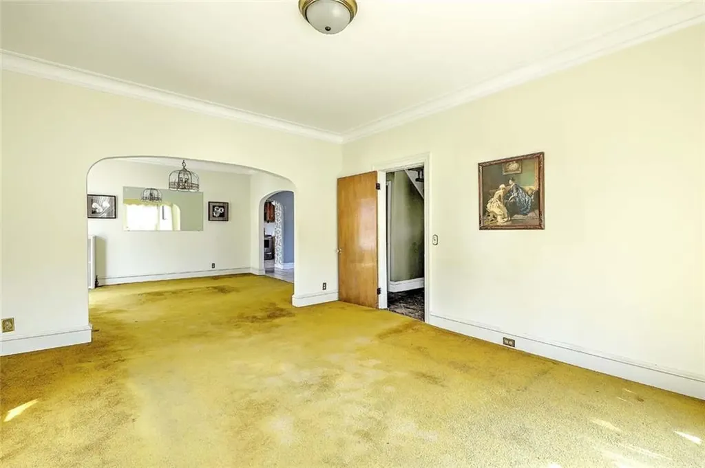 81 Arnold Avenue Cranston RI 02905