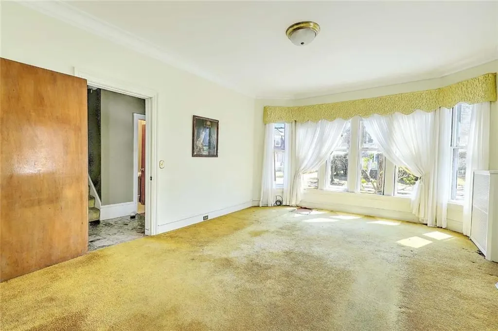 81 Arnold Avenue Cranston RI 02905