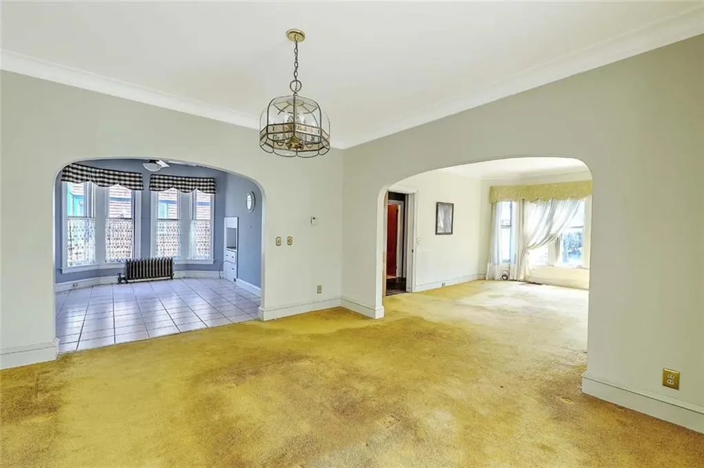 81 Arnold Avenue Cranston RI 02905