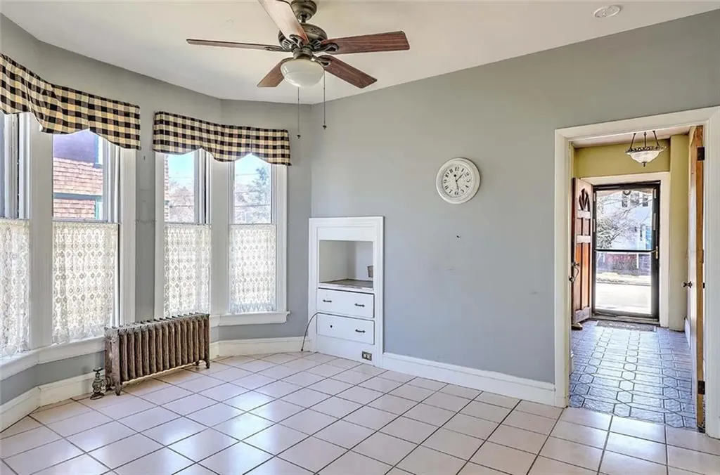 81 Arnold Avenue Cranston RI 02905