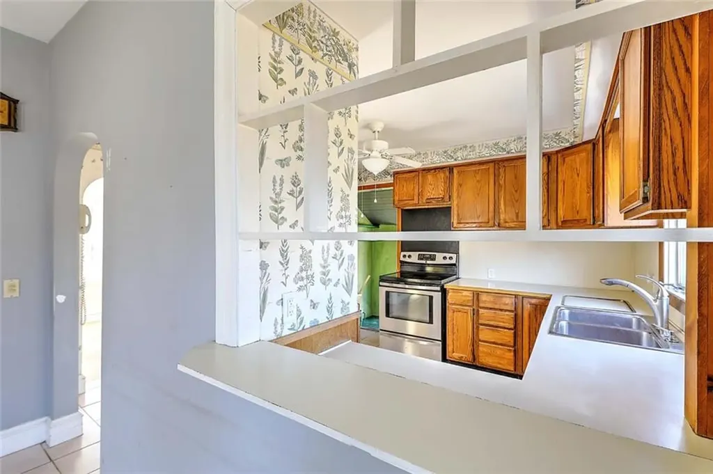 81 Arnold Avenue Cranston RI 02905