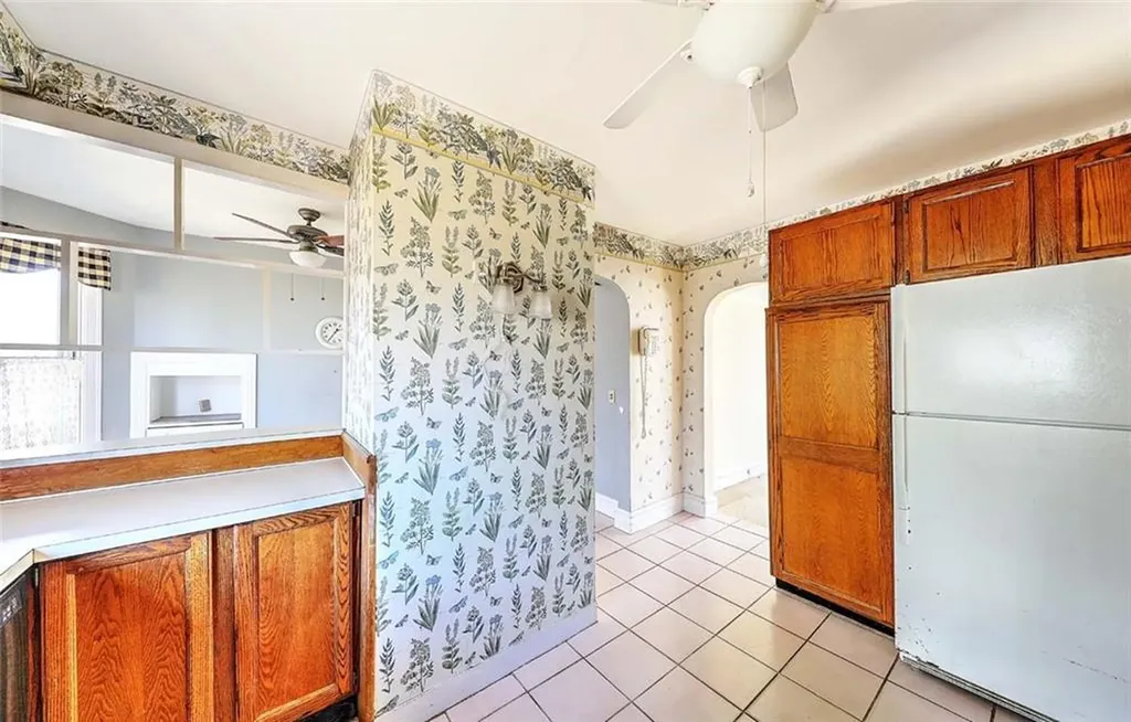 81 Arnold Avenue Cranston RI 02905