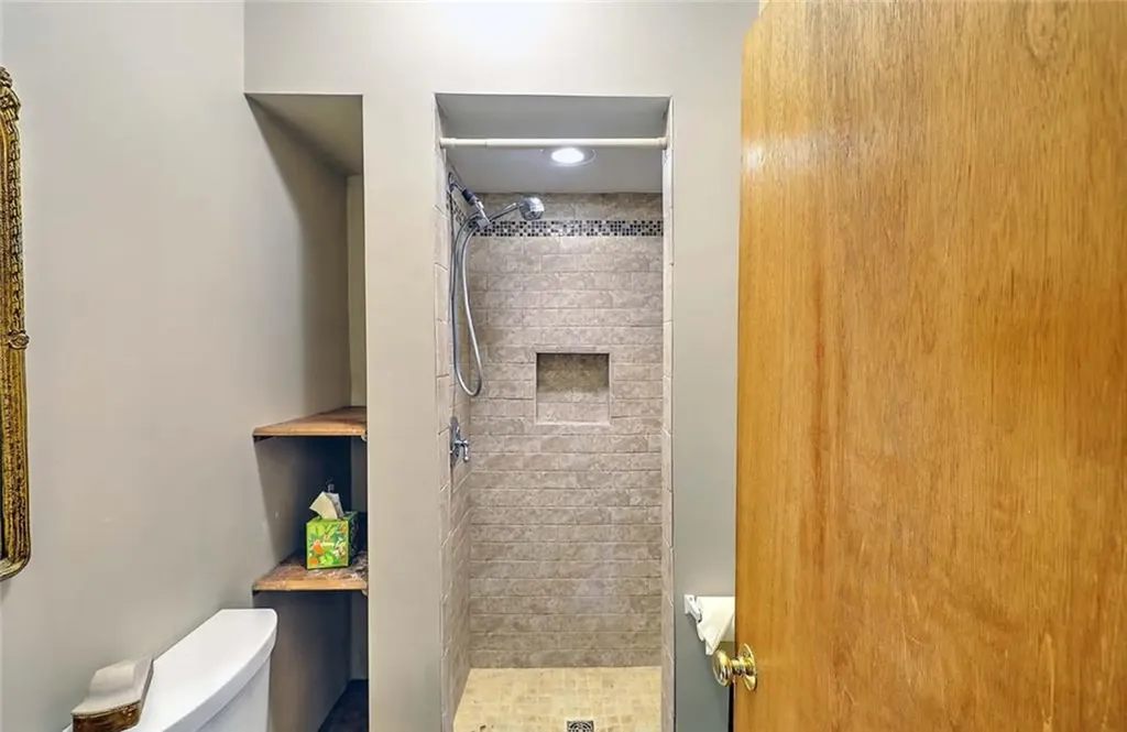 81 Arnold Avenue Cranston RI 02905