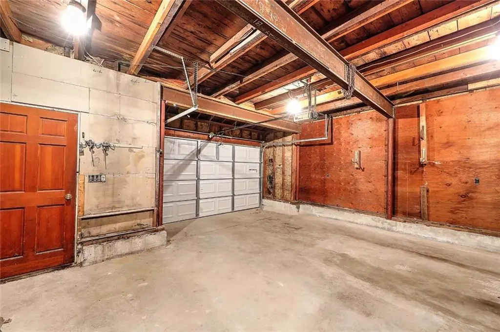 81 Arnold Avenue Cranston RI 02905