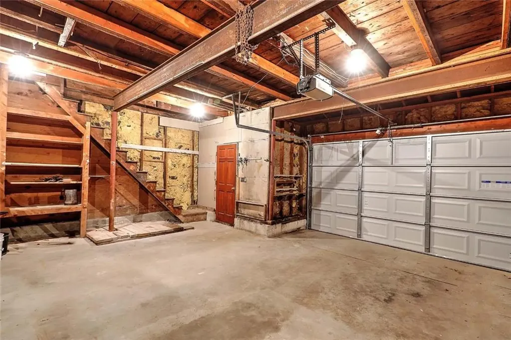 81 Arnold Avenue Cranston RI 02905