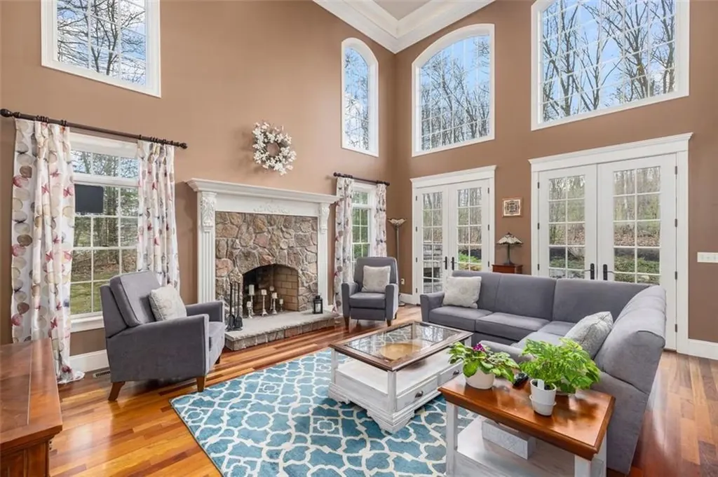 28 Jenna Way Cumberland RI 02864