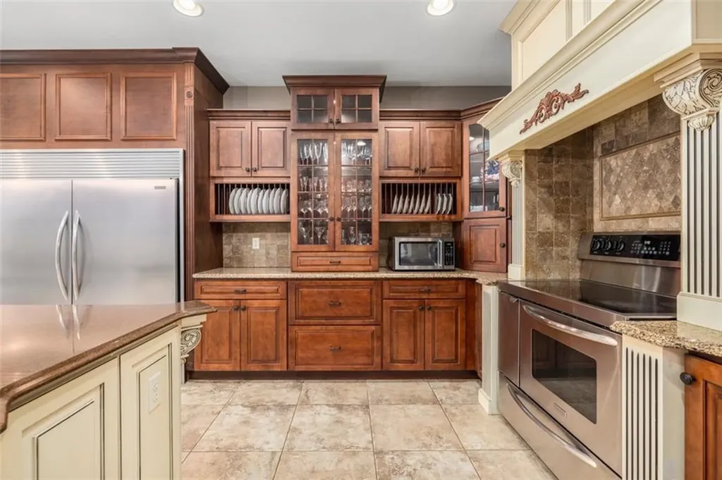 28 Jenna Way Cumberland RI 02864