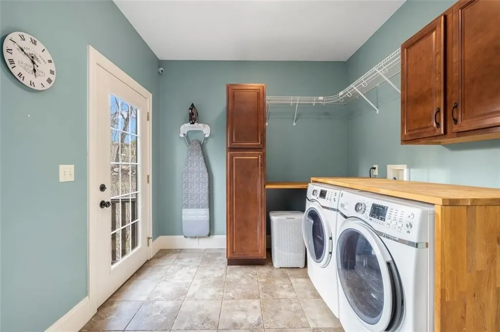 28 Jenna Way Cumberland RI 02864