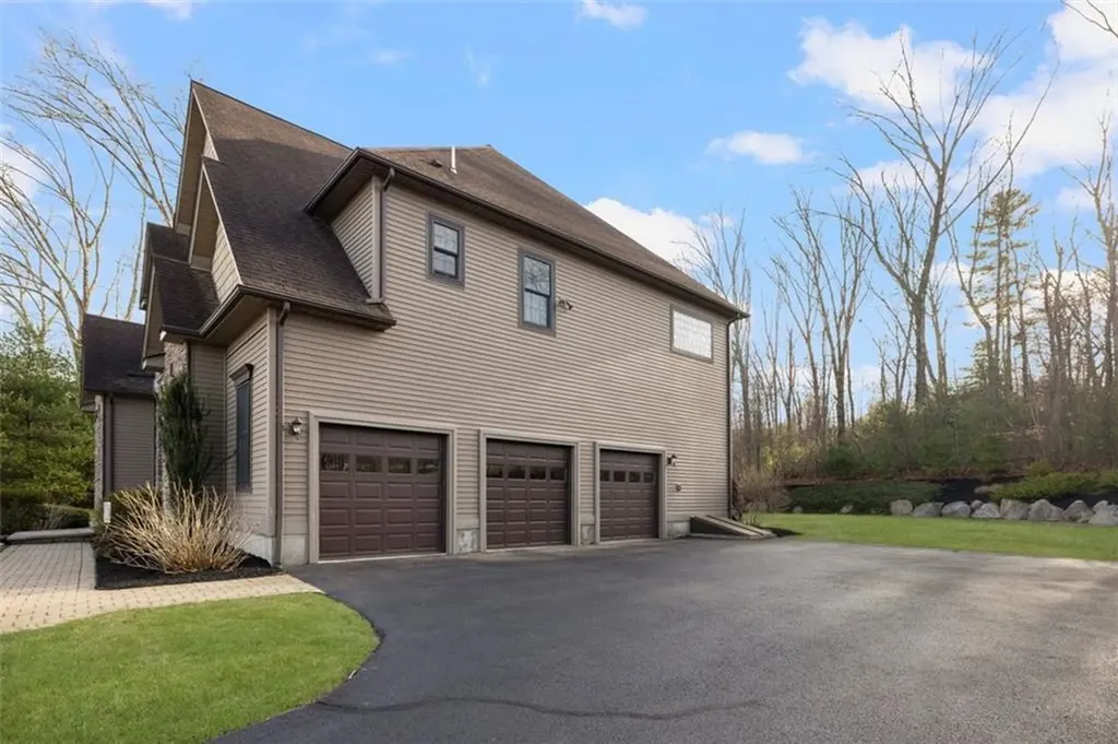 28 Jenna Way Cumberland RI 02864