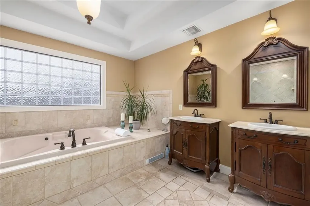 28 Jenna Way Cumberland RI 02864