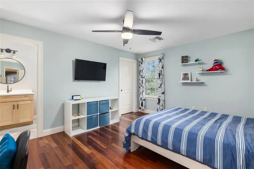 28 Jenna Way Cumberland RI 02864