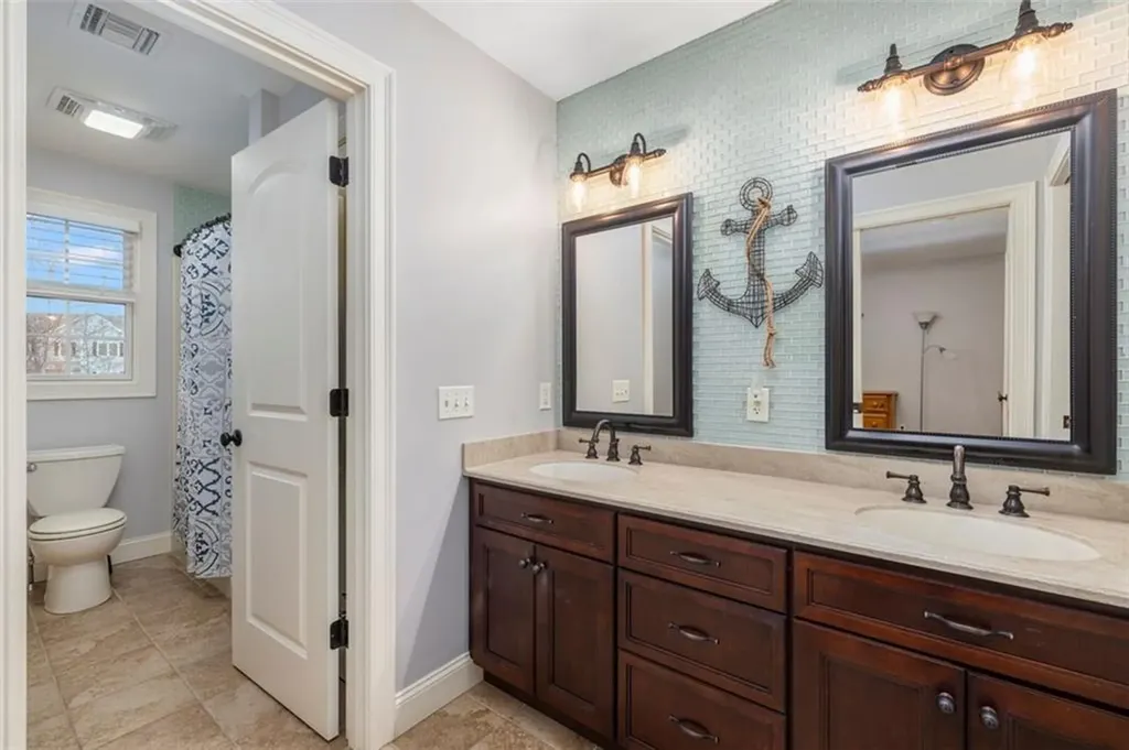 28 Jenna Way Cumberland RI 02864