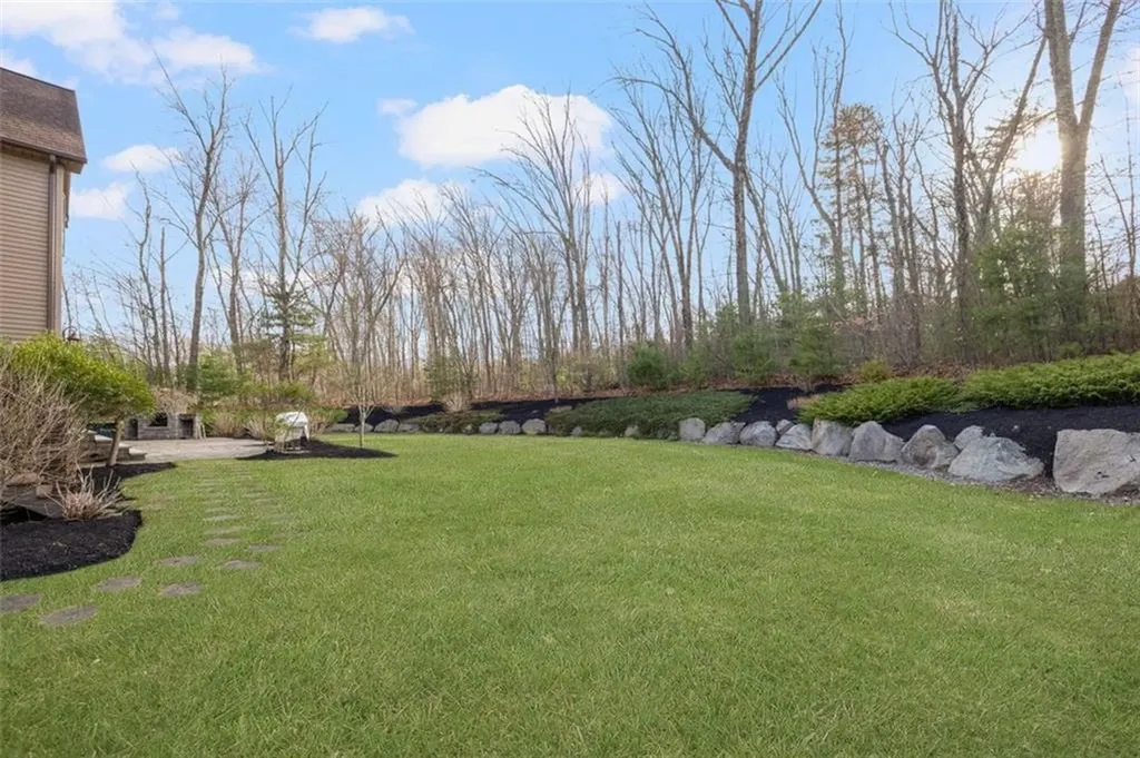 28 Jenna Way Cumberland RI 02864