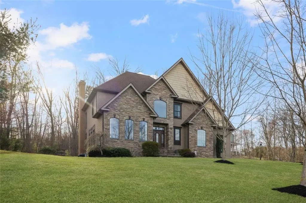 28 Jenna Way Cumberland RI 02864