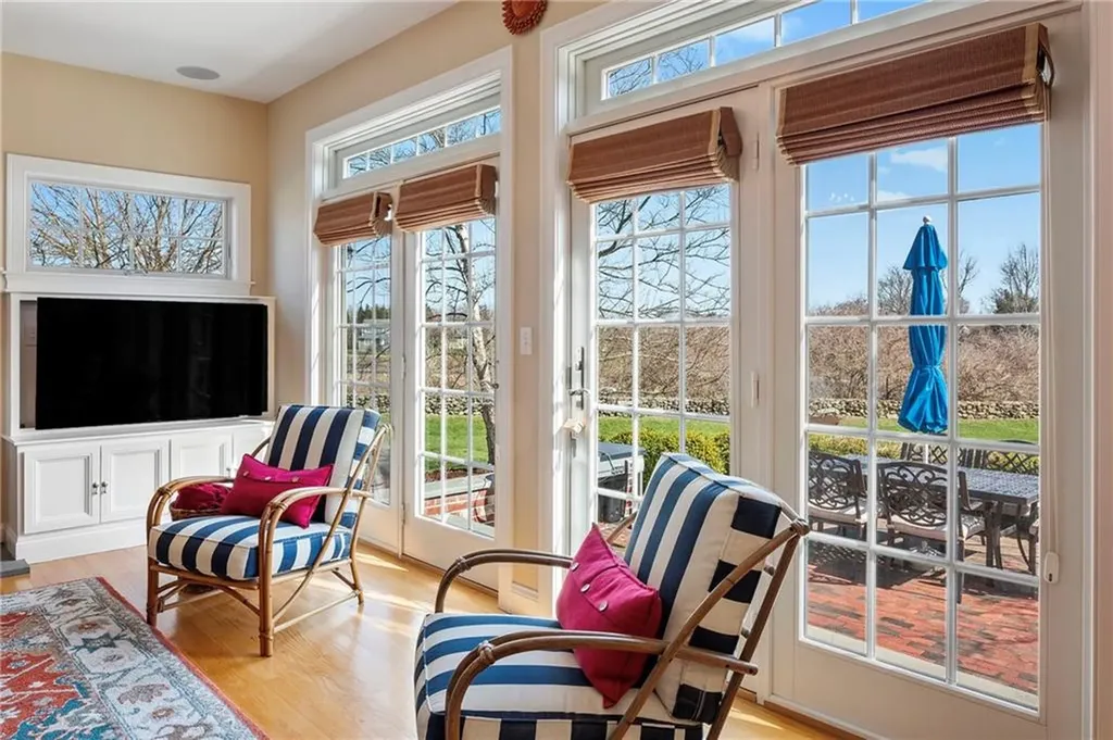 50 Elizabeth Lane Middletown RI 02842
