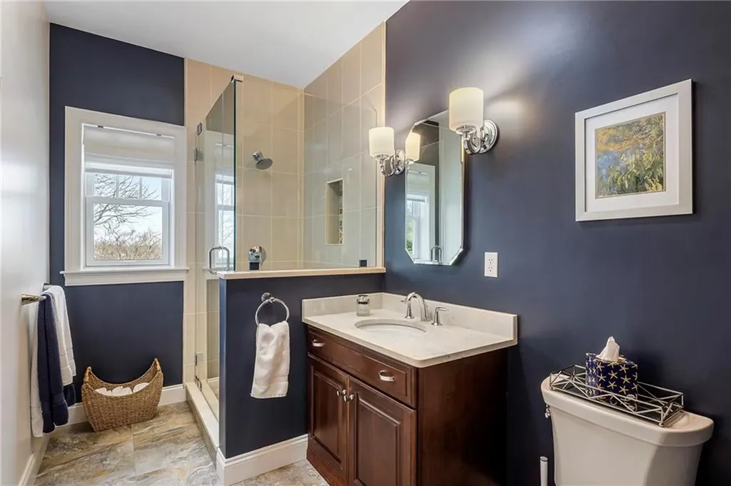 50 Elizabeth Lane Middletown RI 02842