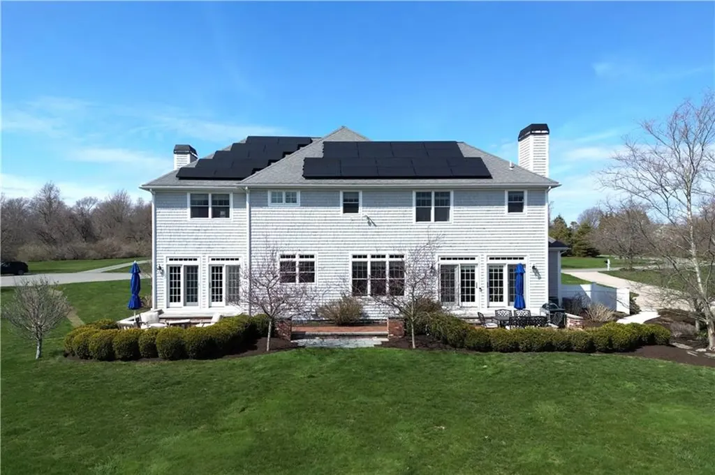 50 Elizabeth Lane Middletown RI 02842
