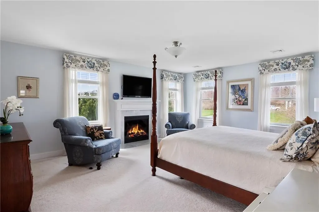 50 Elizabeth Lane Middletown RI 02842