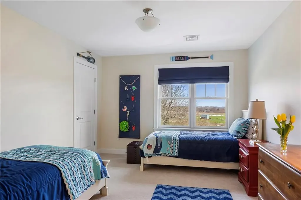 50 Elizabeth Lane Middletown RI 02842